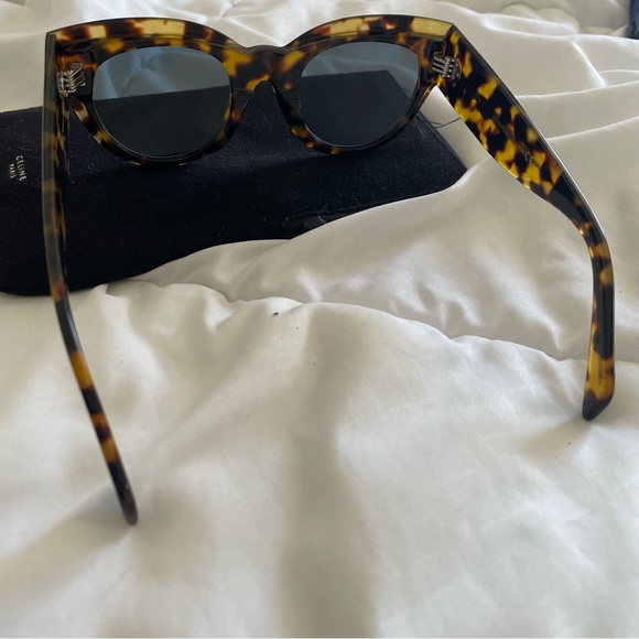 Celine CL40008F Tortoise - Picture 3 of 8
